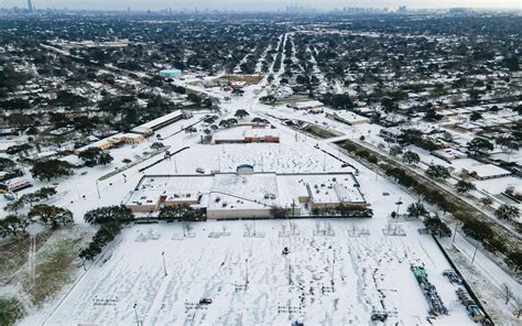 The Winter Storm, in Photos: How Texans Are Surviving the Historic ...