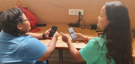 This New App Beautifully Helps The DeafBlind Communicate With Their ...