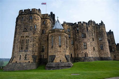 10 Enchanting Harry Potter Locations You Can Visit in Real Life ...