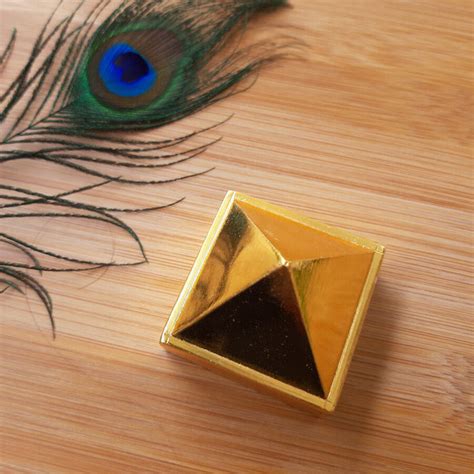 Buy Three Layer Vastu Pyramid with Vastu Devta Yantra Online - Know ...