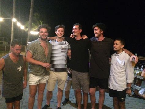 Our >2m squad! (average size people to scale) : r/tall