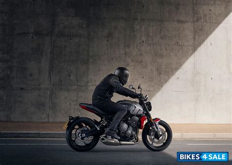 Triumph Trident 660 Motorcycle Picture Gallery - Bikes4Sale