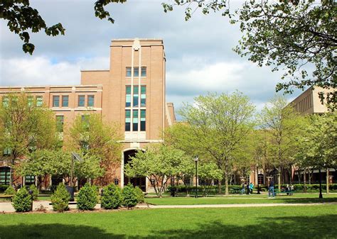 DePaul University: Fees, Reviews, Rankings, Courses & Contact info