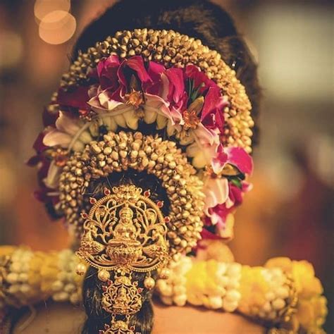 Gajra Hairstyles For Wedding: What Is Your Favorite Élan?