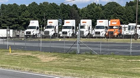 Yellow trucking shuts down, announces bankruptcy | 11alive.com