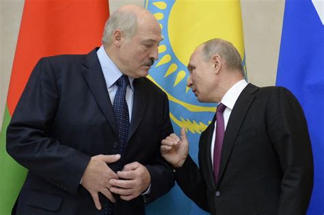 白俄罗斯总统卢卡申科与哈萨克斯坦前总统纳扎尔巴耶夫通电话