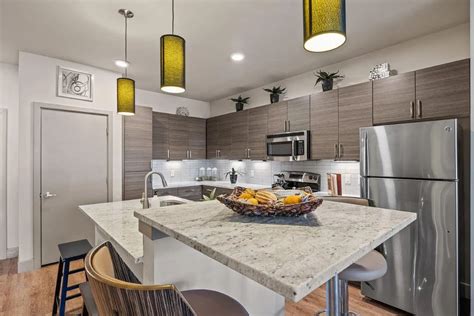 Avenue 900 - Euless, TX 76039 | ApartmentGuide.com