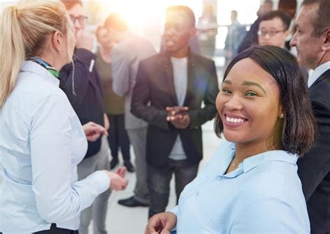 Multiracial Business People 的图像结果