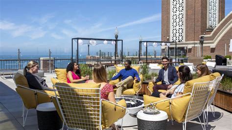 The Best Rooftop Bars In Chicago [2025] | 360 CHICAGO Blog