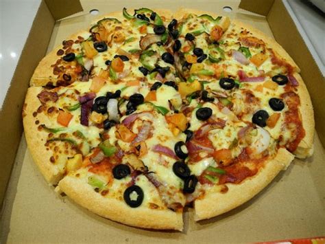 PIZZA HUT, Dubai - Dubai Downtown The Dubai Mall Financial Centre Rd ...