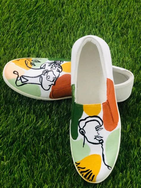 FEET ME UP