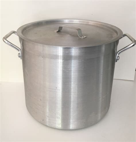 What Is A Large Cooking Pot at Kayla Clubbe blog