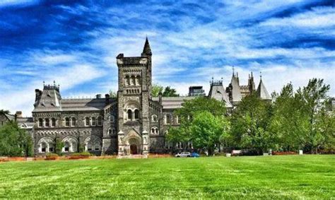 加拿大什么大学最好申请（2023加拿大留学最好的大学排名）