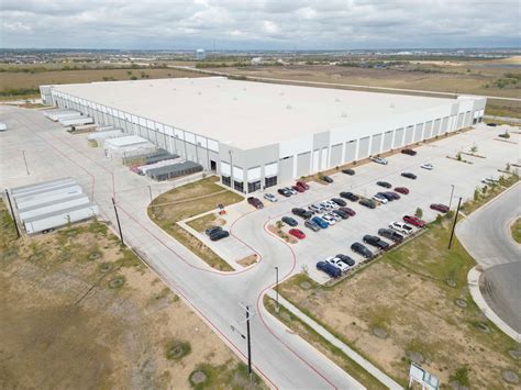 Tesla the latest Elon Musk company to expand into San Antonio