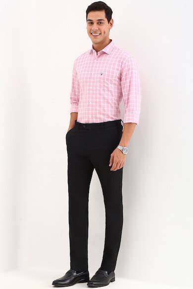 Buy Men Pink Regular Fit Checked Full Sleeves Formal Shirt Online ...