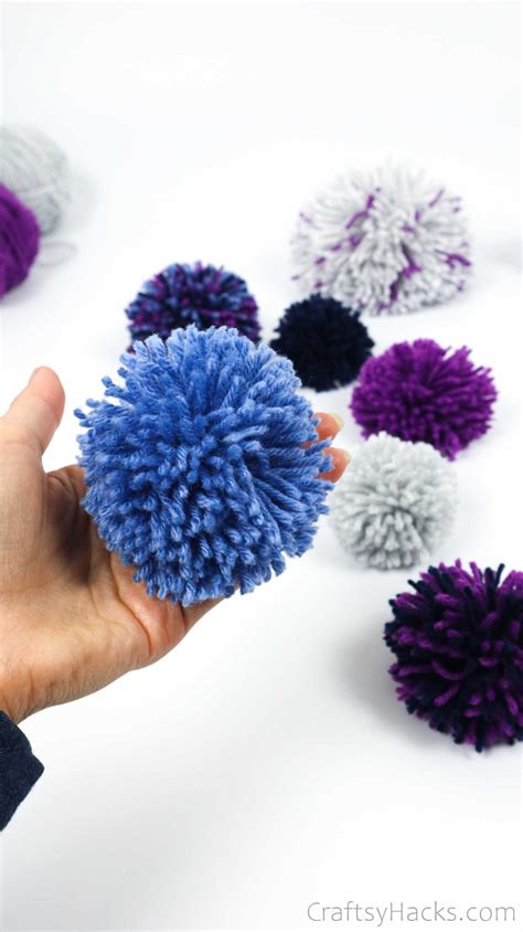 How to Make Yarn Pom Poms (Step-by-Step) - Craftsy Hacks