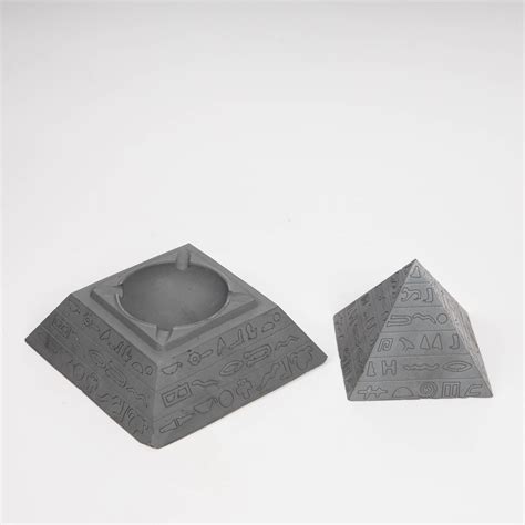 New The Pyramid of Giza Dark Concrete - Egyptian Style Concrete Ashtra ...