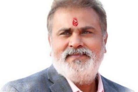 कार हटाने को लेकर हुए विवाद में चौकी प्रभारी ने समाजसेवी को ही बैठाया ...