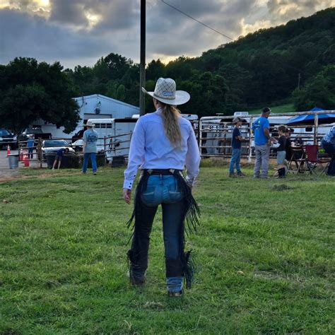 Alyssa Capps (@official.alyssa.capps) • Instagram photos and videos