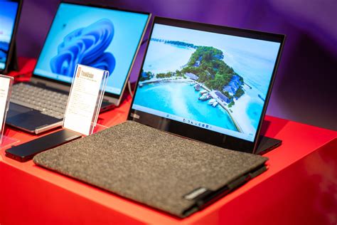 Lenovo's New Portable Monitor Has USB-C and Touch Support
