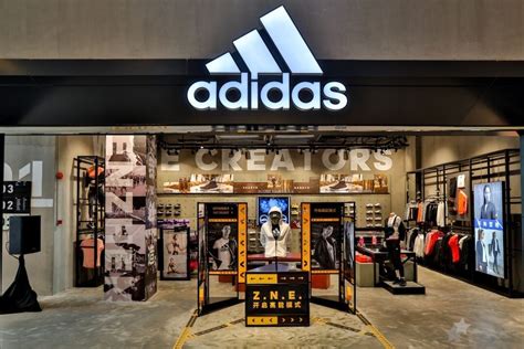 深圳阿迪达斯折扣店哪里价格最便宜，Adidas旗舰店地址电话-手里来海淘