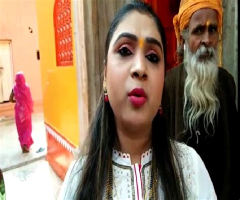 किन्नर सम्मेलन कलश यात्रा, देखने के लिए कुछ इस तरह उमड़ी लोगों की भीड़ ...