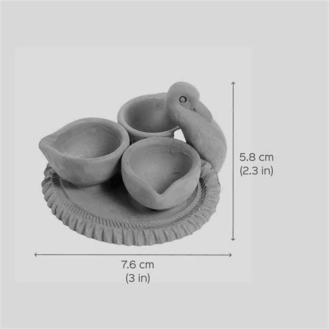 Buy Handmade Raj-Hans Terracotta Holder with 3 Diyas Online On Zwende