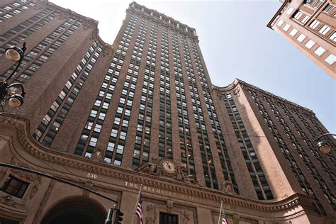 Landmark Helmsley Building in Midtown at risk of mortgage default ...