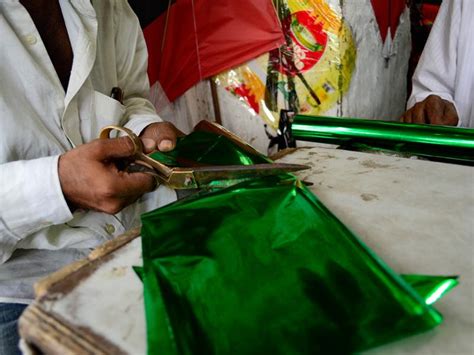 D'source Assembly of a Kite | Kite Making | D'Source Digital Online ...