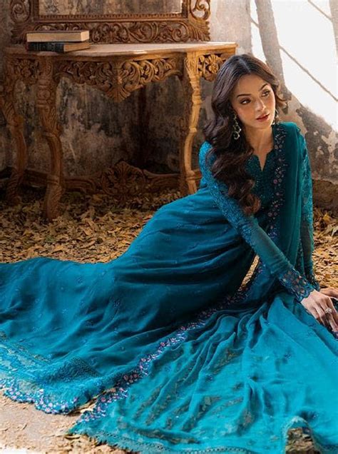 Buy Pakistani Lawn Suits Online, Pakistani Suits Online Shopping India ...