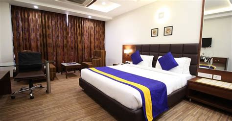 โรงแรม Oyo Premium Judges Bunglow Road Satellite, อาเมดาบัด, อินเดีย ...