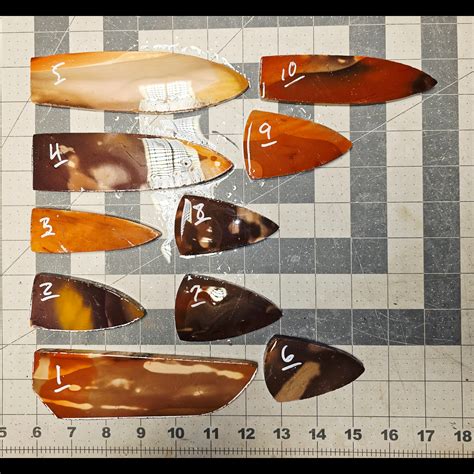 Page 1 Mookite Preforms, Flintknapping Slabs. – Flintknapping traditions