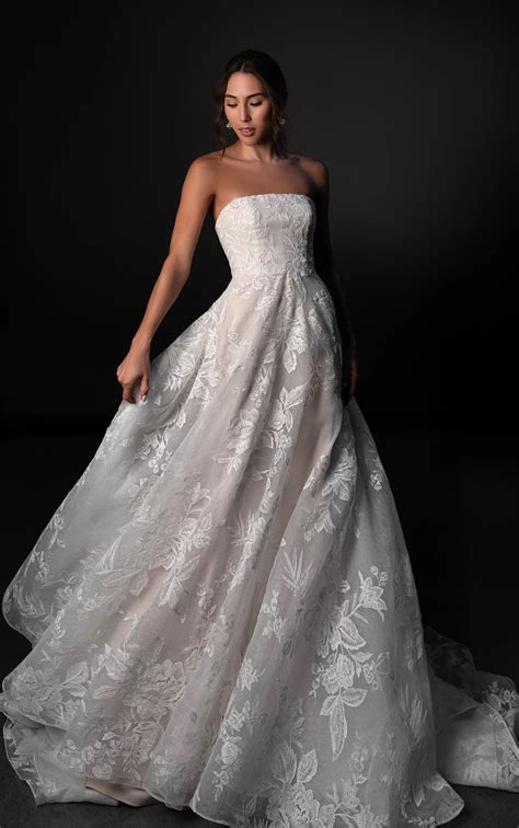 Strapless Lace and Organza Wedding Dress with Full Skirt