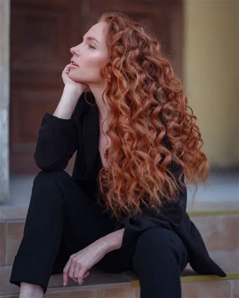 How to Style a Wig: A Complete Guide by Experts