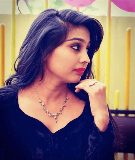 Buy Platinum & Diamond Necklaces Online in India