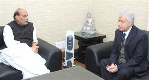 The Governor of Uttarakhand, Dr. Krishan Kant Paul calling on the Union ...