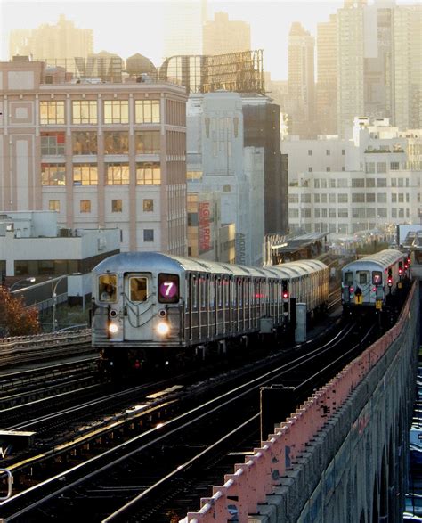 Wandering New York, Trains on the No. 7 Line.