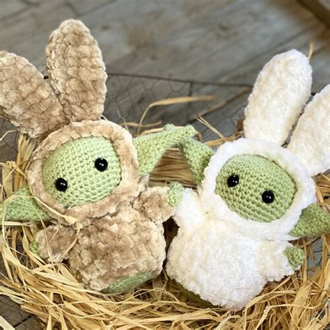 Alien Knitting Pattern 的图像结果