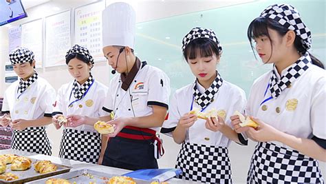 烘焙师工资一般多少钱_行业新闻_陕西新东方烹饪学校