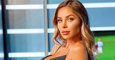 En top (ultra ajustado) y pantalones oxford Romina Malaspina tira el ...