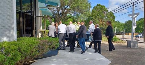 ZOELLER FUNERAL HOME - Updated December 2025 - 18 Photos - 615 Landa St ...