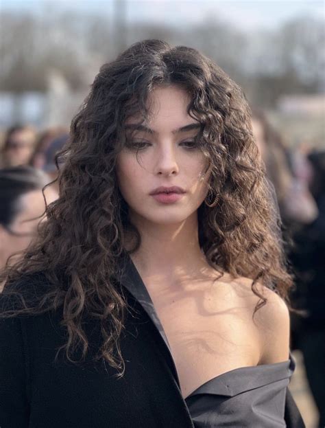 Pin by Aurelia Ziani on cheveux | Wavy hair, Long curly hair, Curly ...