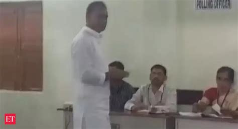 Telangana by-election 2022: BJP candidate Rajgopal Reddy casts his vote ...