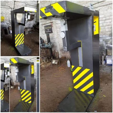 Tyre Retreading Machine - Tyre Pressing Machine Manufacturer from Durg