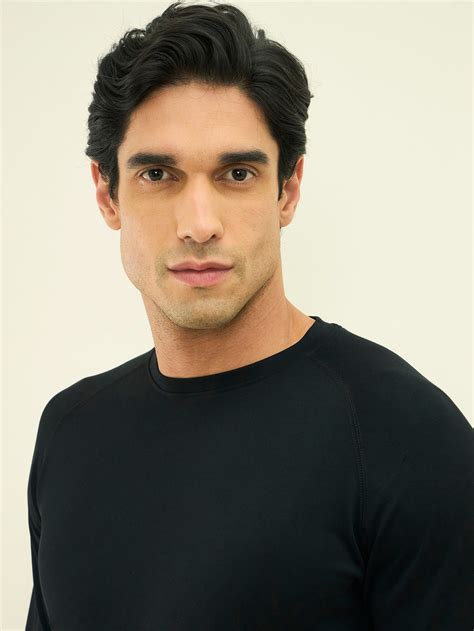 Modal Luxe Black Round Neck T-Shirt Slim Fit – VeroSmart
