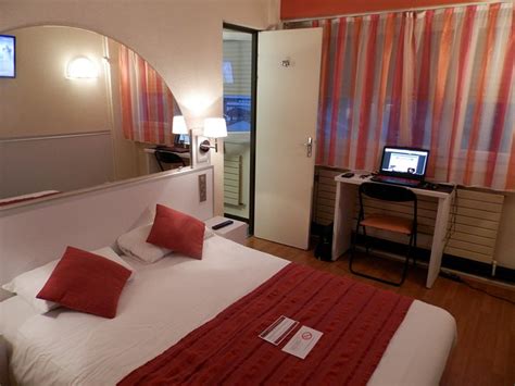 Cit'Hotel Escatel Rooms: Pictures & Reviews - Tripadvisor