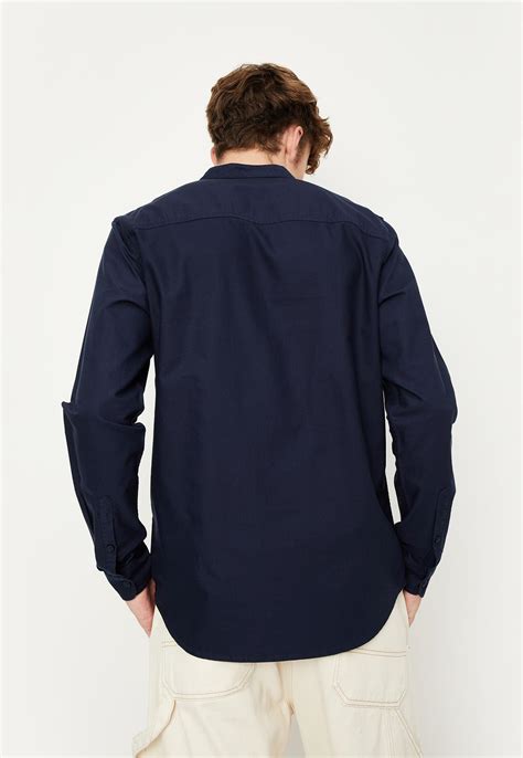 Buy Men Slim Fit Solid Shirt Online at just Rs. 999.0 - 1000012637456 ...