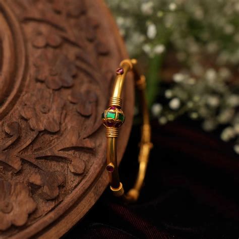 Kalini Antique Bangle | Timeless Elegance with Kemp Stones