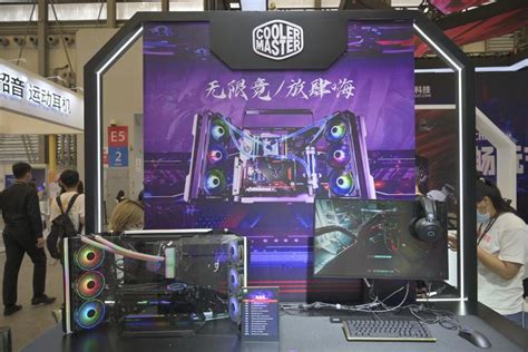 ChinaJoy 2021：英特尔为玩家准备了超多游戏装备 甚至还能看“航母”_天极网