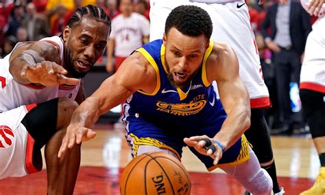 金州勇士 Vs 休士頓火箭比赛的球员统计数据